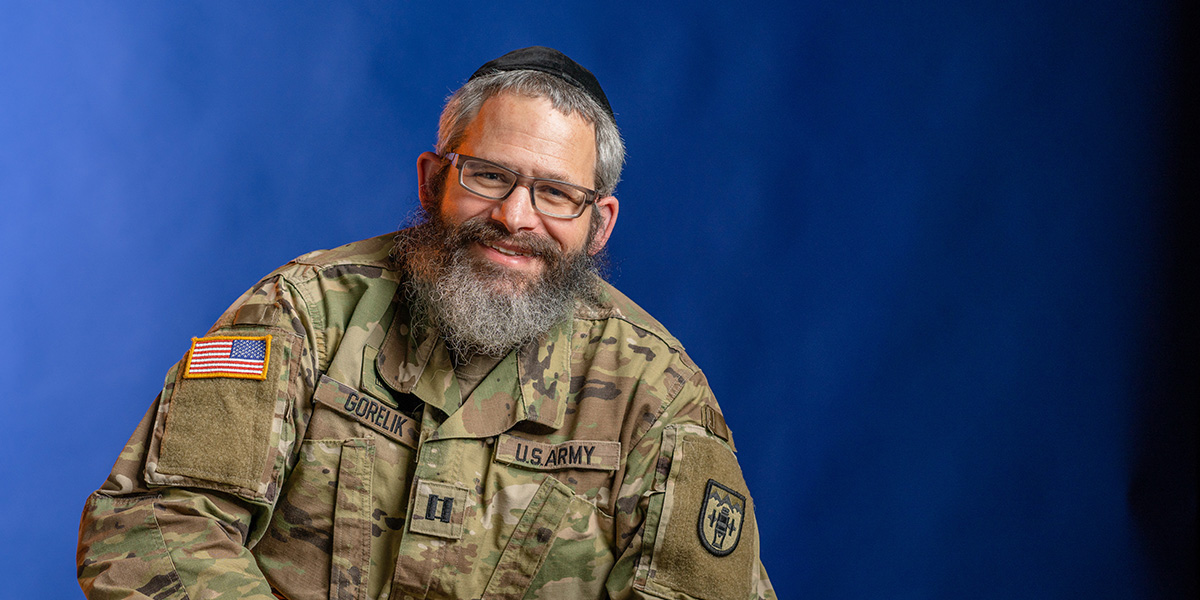 Rabbi Yerachmiel Gorelik in uniform